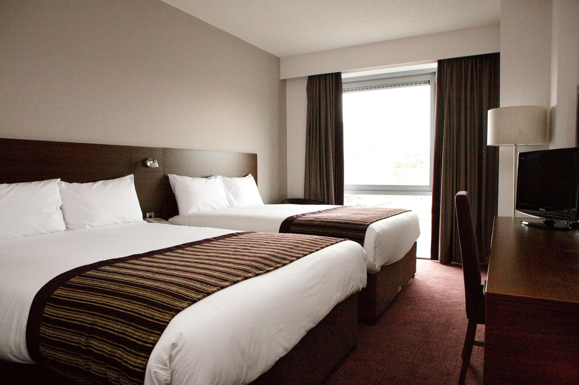 Leonardo Bradford Hotel 4*