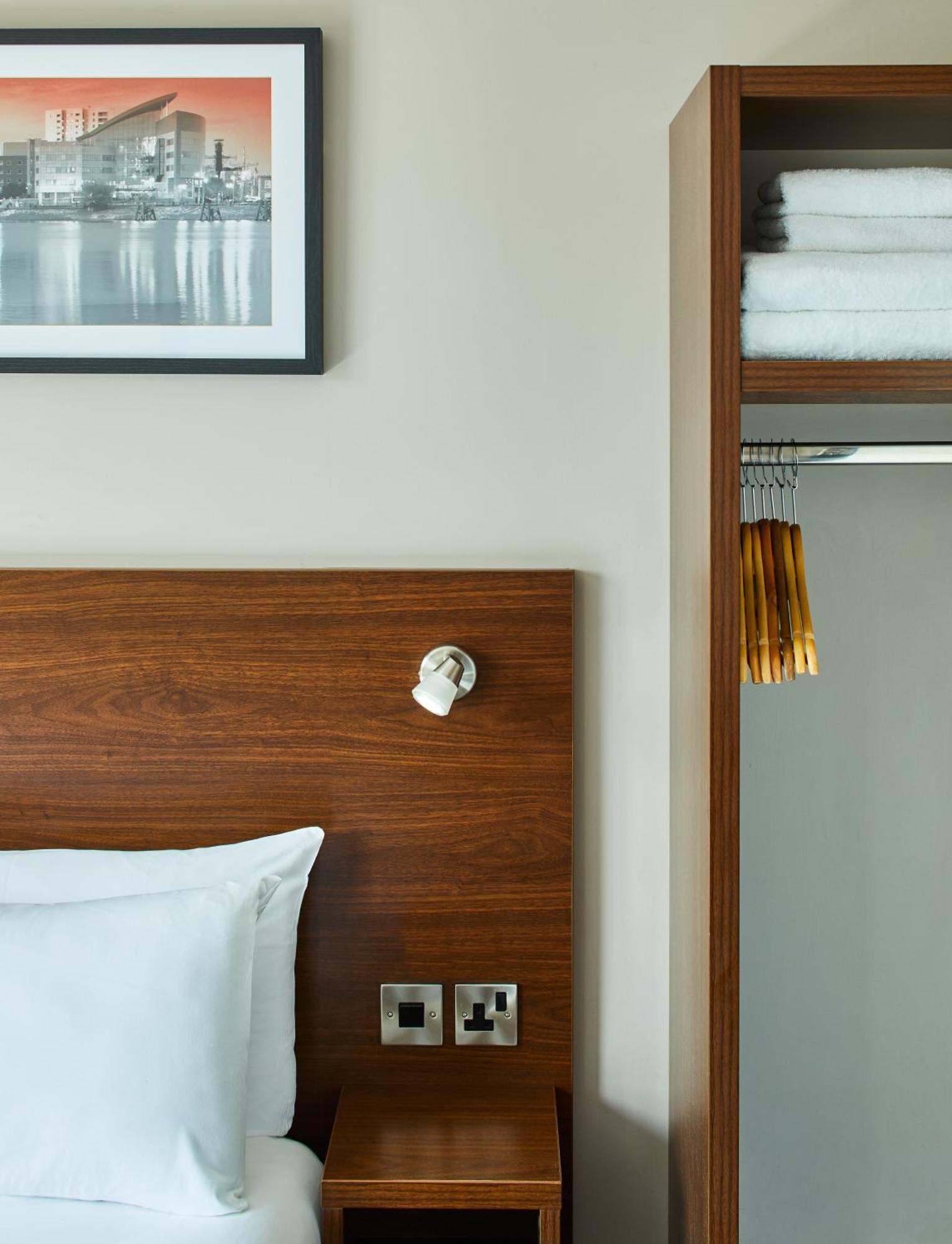 Leonardo Bradford Hotel 4*